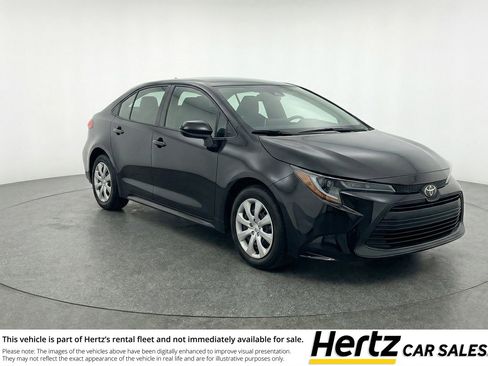 Used 2025 Toyota Corolla LE FWD image 1