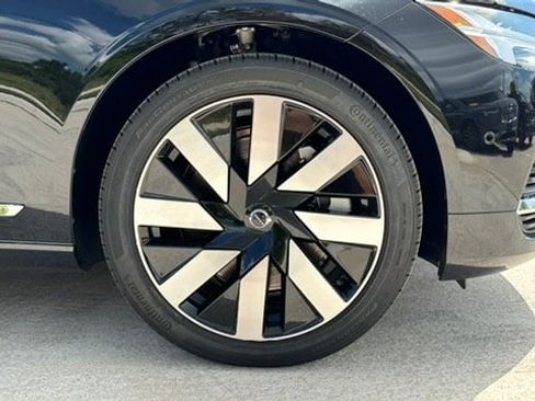 Certified 2024 Volvo S90 T8 Ultimate w/ Lounge Package image 7