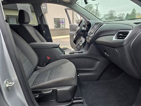 Used 2022 Chevrolet Equinox LT image 32