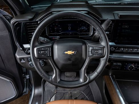 Used 2025 Chevrolet Silverado 2500 High Country w/ Technology Package image 19