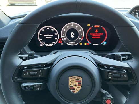 Used 2026 Porsche 911 Carrera RWD image 22