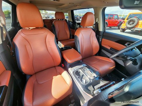 Used 2023 Kia Carnival SX Prestige image 39