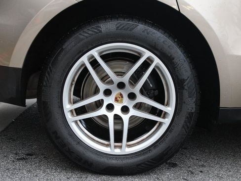 Used 2018 Porsche Macan image 16