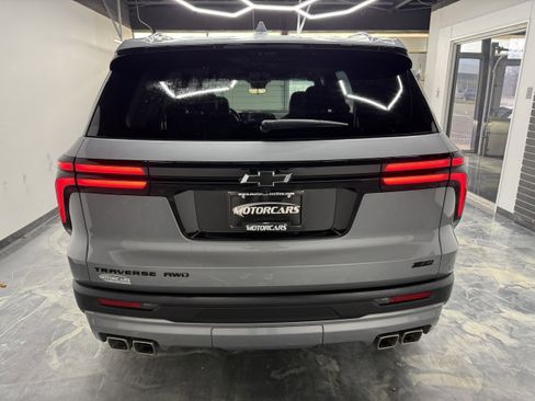Used 2026 Chevrolet Traverse Z71 image 8