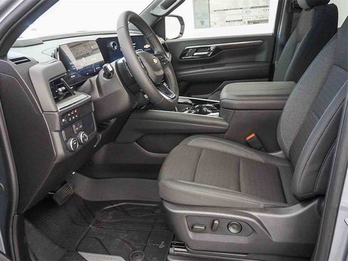 New 2026 Chevrolet Suburban LS image 17