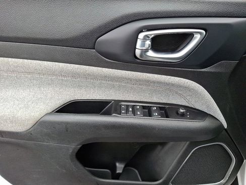 Certified 2022 Jeep Compass Latitude image 14