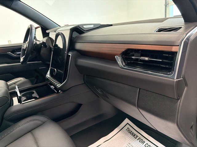 Used 2025 GMC Yukon Denali w/ Sun & Power Step Package AWD/4WD image 43
