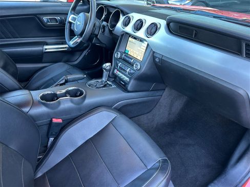 Used 2016 Ford Mustang Premium image 17