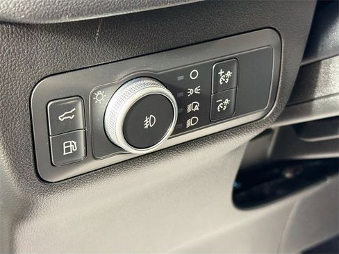 Used 2020 Ford Escape Titanium image 10