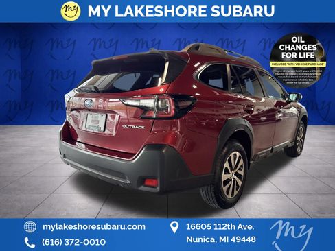 Certified 2025 Subaru Outback Premium AWD/4WD image 11