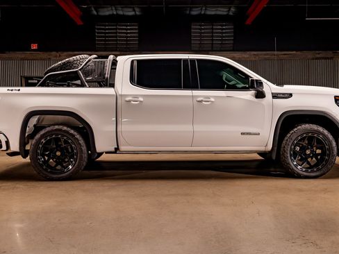 Used 2023 GMC Sierra 1500 Elevation image 10