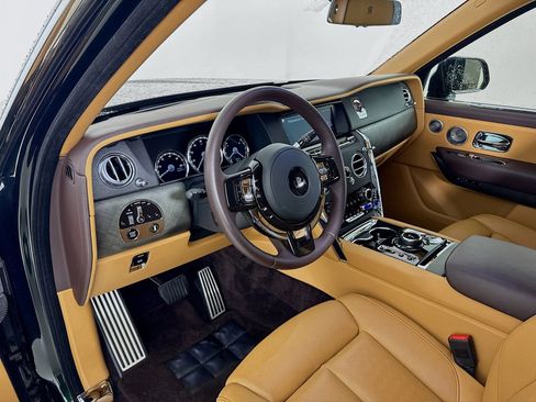 Certified 2019 Rolls-Royce Cullinan AWD/4WD image 9