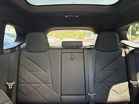 Used 2025 BMW iX xDrive50 w/ Premium Package AWD/4WD image 13