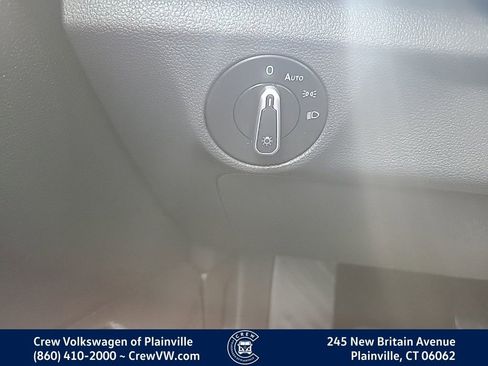 Certified 2024 Volkswagen Jetta SE FWD image 12
