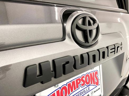 Used 2020 Toyota 4Runner SR5 Premium image 31