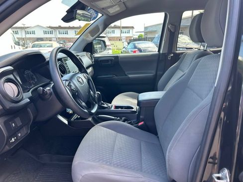 Used 2020 Toyota Tacoma SR AWD/4WD image 15