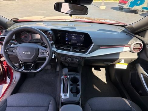 Certified 2024 Chevrolet Trax RS w/ Driver Confidence Package FWD image 12