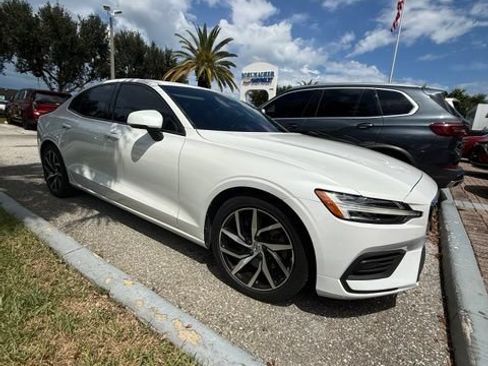 Used 2019 Volvo S60 T5 Momentum FWD image 1