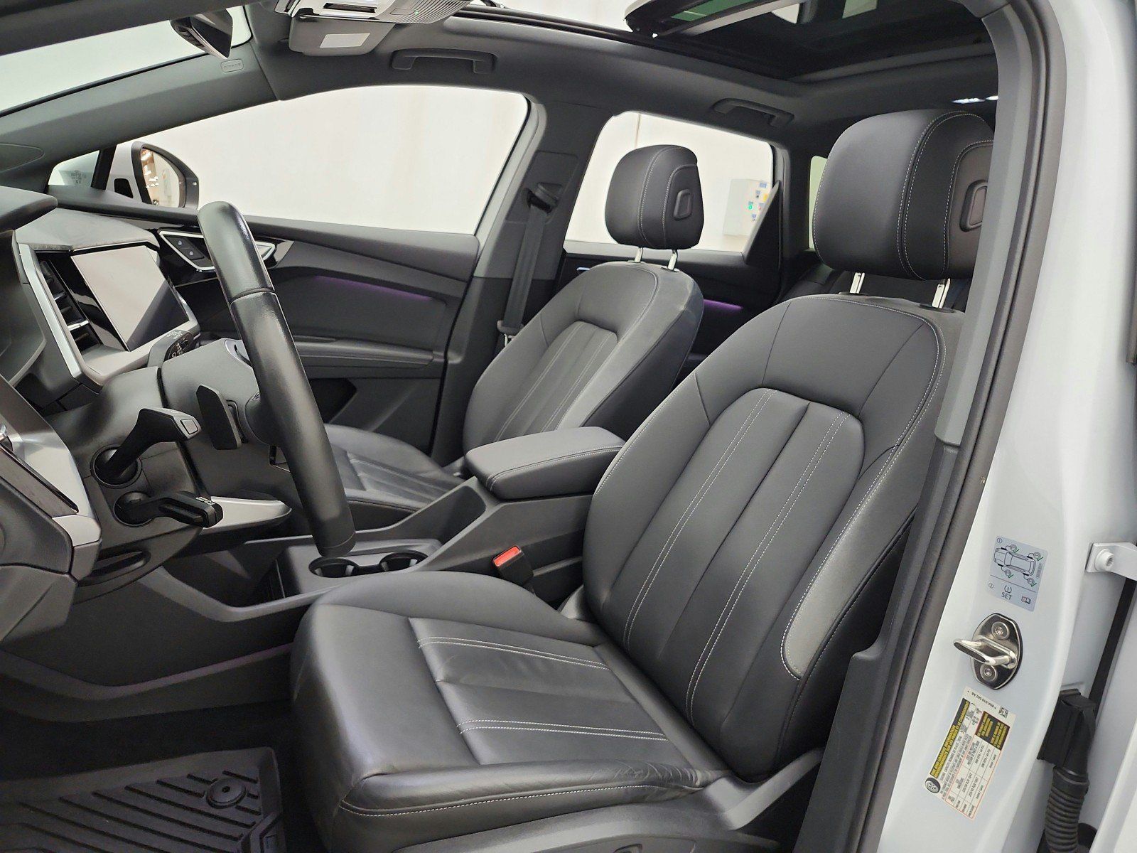 Used 2024 Audi Q4 e-tron Premium Plus w/ Premium Plus AWD/4WD image 10