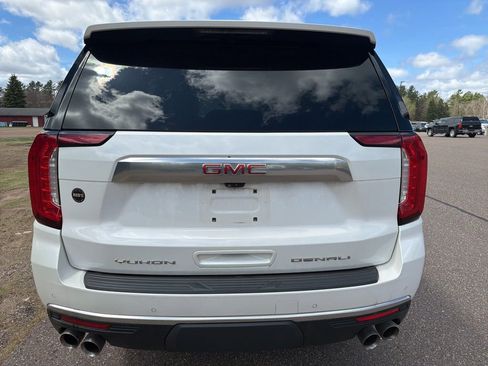 Used 2021 GMC Yukon Denali w/ Denali Premium Package AWD/4WD image 4