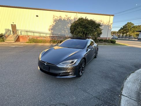 Used 2018 Tesla Model S 100D image 39