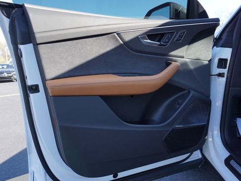 Used 2025 Audi RS Q8 performance image 14