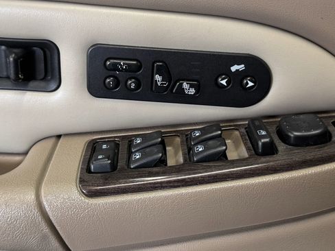 Used 2004 GMC Yukon XL Denali image 13