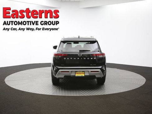 Used 2022 Nissan Pathfinder SL image 38