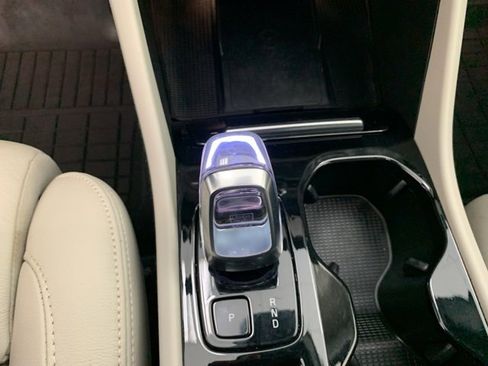 Certified 2023 Volvo XC40 B5 Plus w/ Driver Assist Package image 15