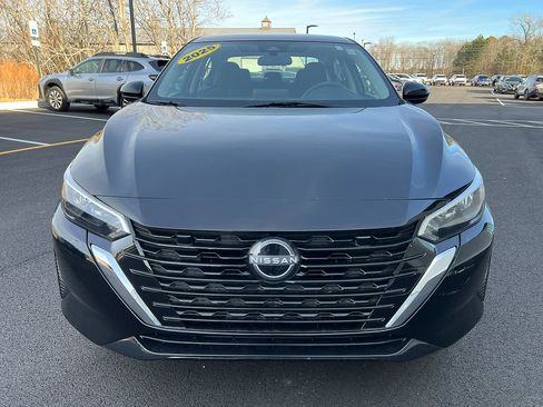 Used 2025 Nissan Sentra SV image 9