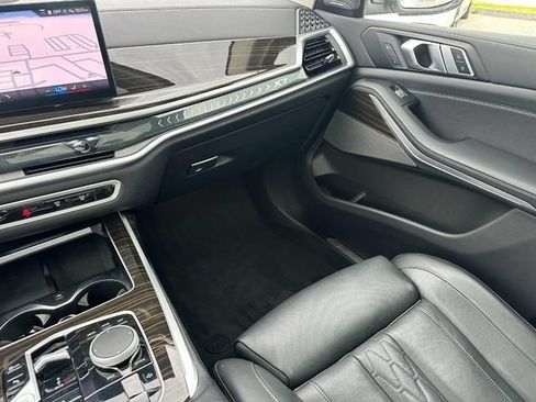 Used 2025 BMW X7 xDrive40i AWD/4WD image 25