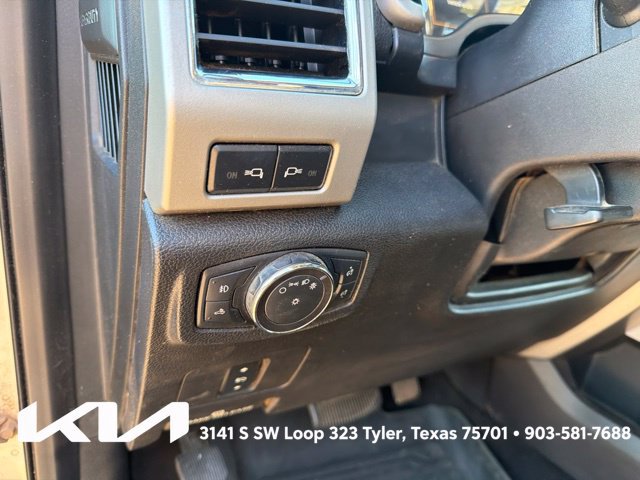 Used 2018 Ford F350 Lariat w/ Lariat Value Package AWD/4WD image 18