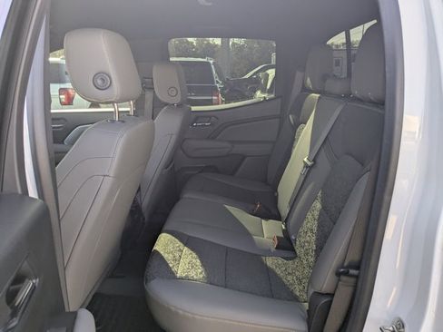 Used 2024 Chevrolet Colorado ZR2 w/ Technology Package image 15