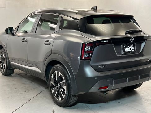 Used 2025 Nissan Kicks SV w/ SV Premium Package AWD/4WD image 3