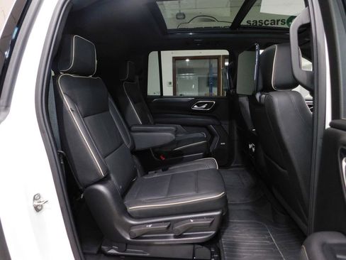 Used 2021 GMC Yukon XL SLT w/ Rear Media and Nav Package AWD/4WD image 94