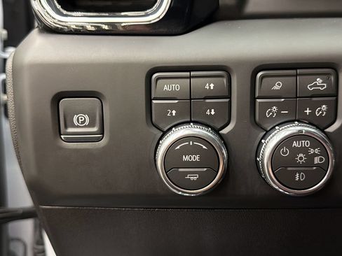 Used 2026 GMC Sierra 3500 Denali Ultimate AWD/4WD image 31