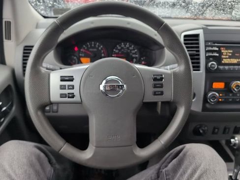 Used 2013 Nissan Frontier SV w/ SV Value Truck Pkg image 18