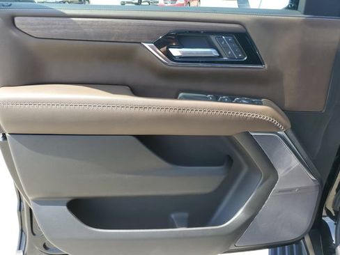 Used 2026 GMC Yukon XL Denali Ultimate w/ LPO, Get Active Package AWD/4WD image 24