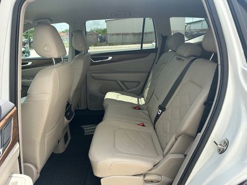 Used 2024 Volkswagen Atlas SE image 13