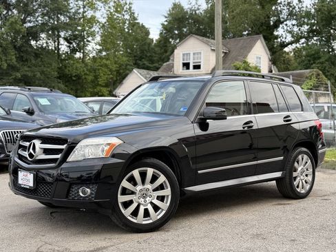 Used 2010 Mercedes-Benz GLK 350 4MATIC image 2