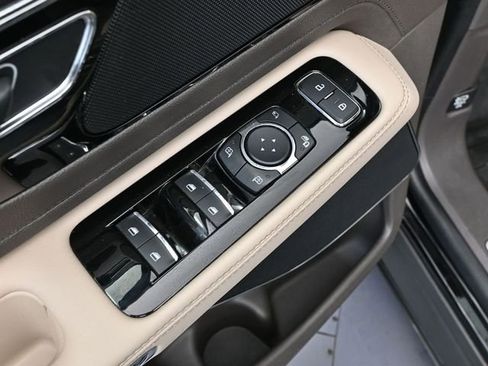 Used 2022 Lincoln Aviator Reserve w/ Elements Package Plus image 20