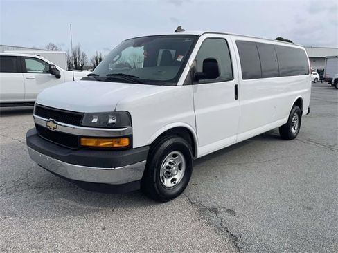 Used 2020 Chevrolet Express 3500 LT w/ LT Preferred Equipment Group image 9