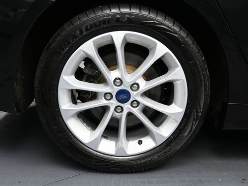 Used 2020 Ford Fusion SE image 11