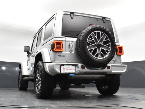 Used 2024 Jeep Wrangler High Altitude AWD/4WD image 21