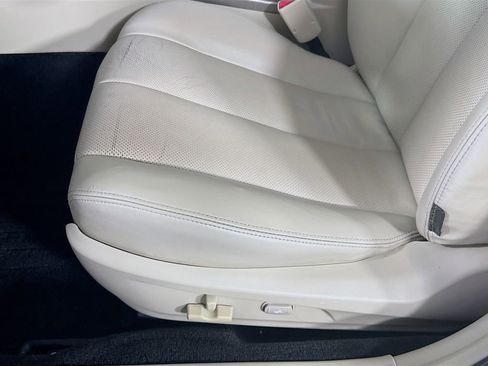 Used 2011 Subaru Outback 2.5i Limited image 22