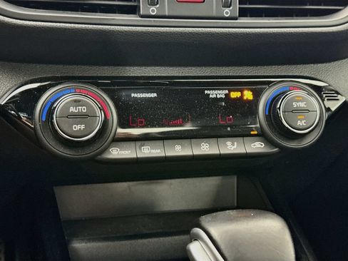 Used 2022 Kia Forte GT-Line w/ GT-Line Technology Package FWD image 17