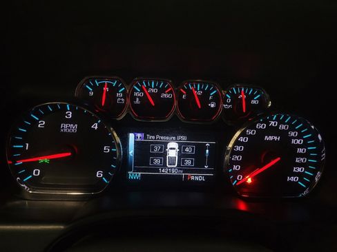 Used 2018 Chevrolet Silverado 1500 LT w/ All Star Edition image 23