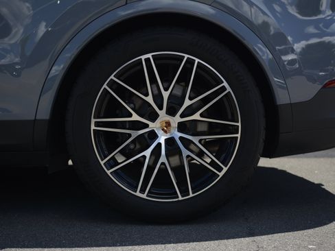 Certified 2026 Porsche Cayenne Coupe AWD/4WD image 39