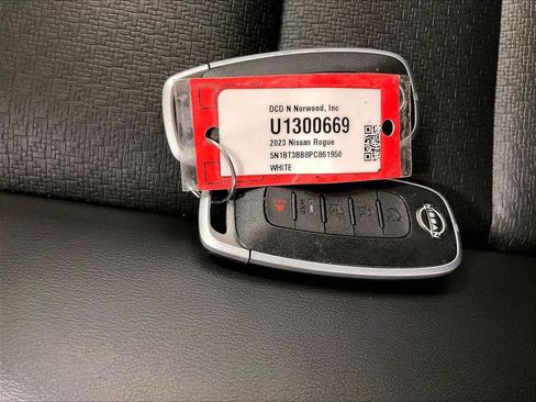 Used 2023 Nissan Rogue SV w/ SV Premium B Package AWD/4WD image 32