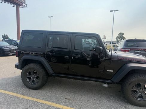 Used 2018 Jeep Wrangler Unlimited Rubicon AWD/4WD image 3